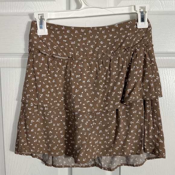 Abercrombie Kids skort, tiered, size 9/10, shorts under skirt, spring, summer - Picture 1 of 10